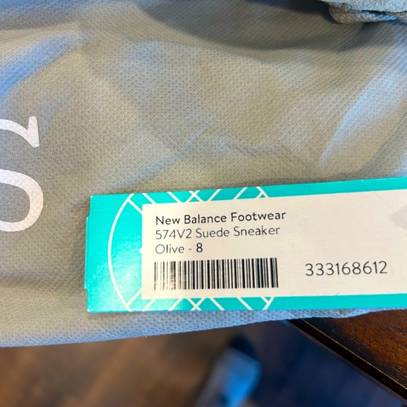 New Balance suede sneaker from Stitchfix - Picture 3 of 3